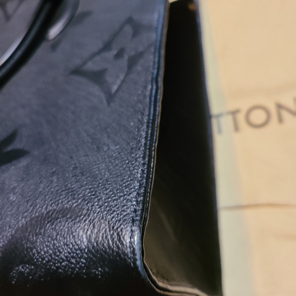 Louis Vuitton Giant On The Go MM (Price shown & tag attached from the Real Real) - Picture 7 of 10